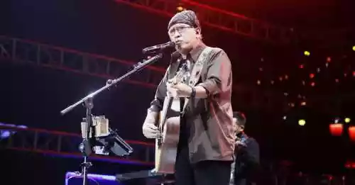 &#91;TOBAT NASUHA&#93; Iwan Fals Tagih Janji Jokowi
