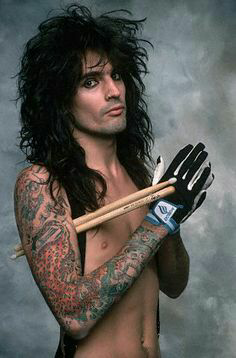 Sekilas Tentang Motley Crue,Pecinta Rock Masuk !