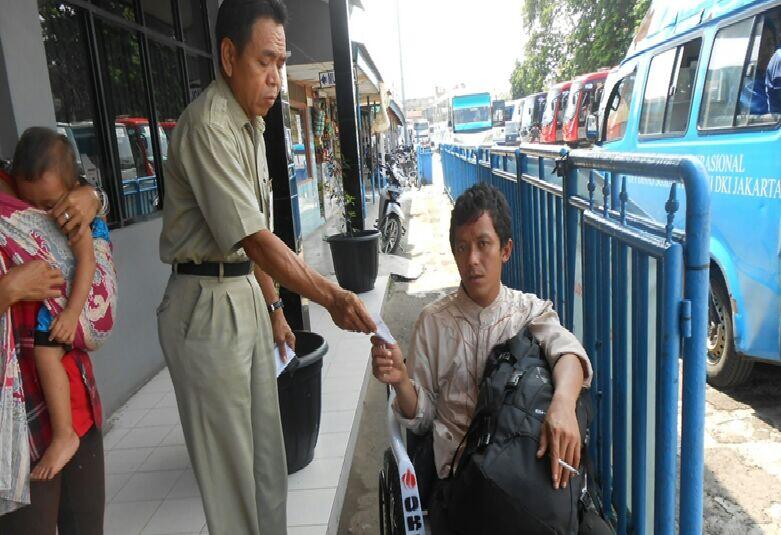 Dinsos DKI Pulangkan Ribuan Orang Terlantar