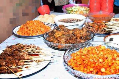 BEBERAPA STRATEGI AGAR DAPAT MAKANAN SAAT HAJATAN