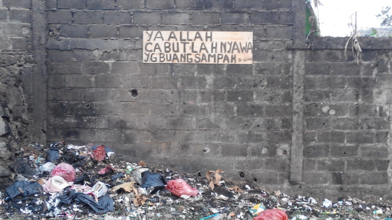 MUSIM HUJAN TELAH TIBA! CARA AMPUH MELARANG PEMBUANG SAMPAH SEMBARANGAN 