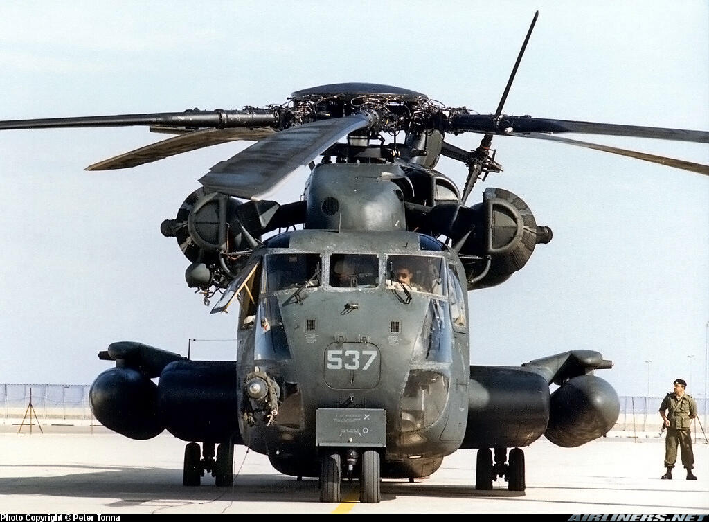 Sikorsky ch 53e super stallion. Вертолёт Ch-53e super Stallion. Сикорский Ch-53. Вертолёт вооружение Ch 53e.