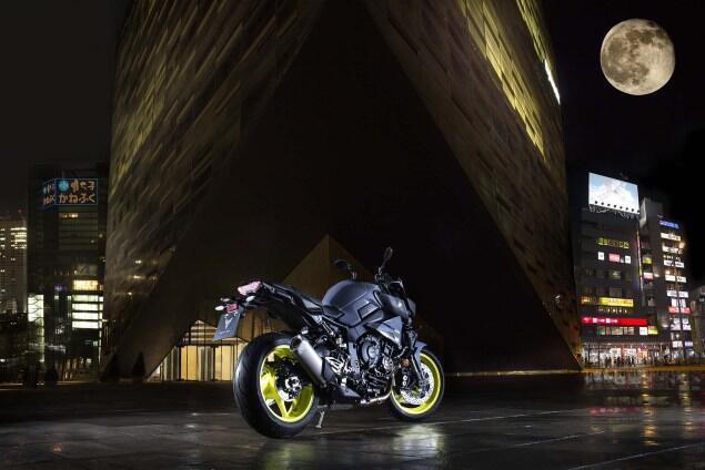 &#91;FIRST LOOK&#93; 2016 Yamaha MT-10 : Ray of Darkness