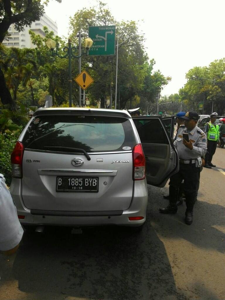 PENANGKAPAN GRAB CAR DAN TAKSI UBER #GerakanAngkutanResmi