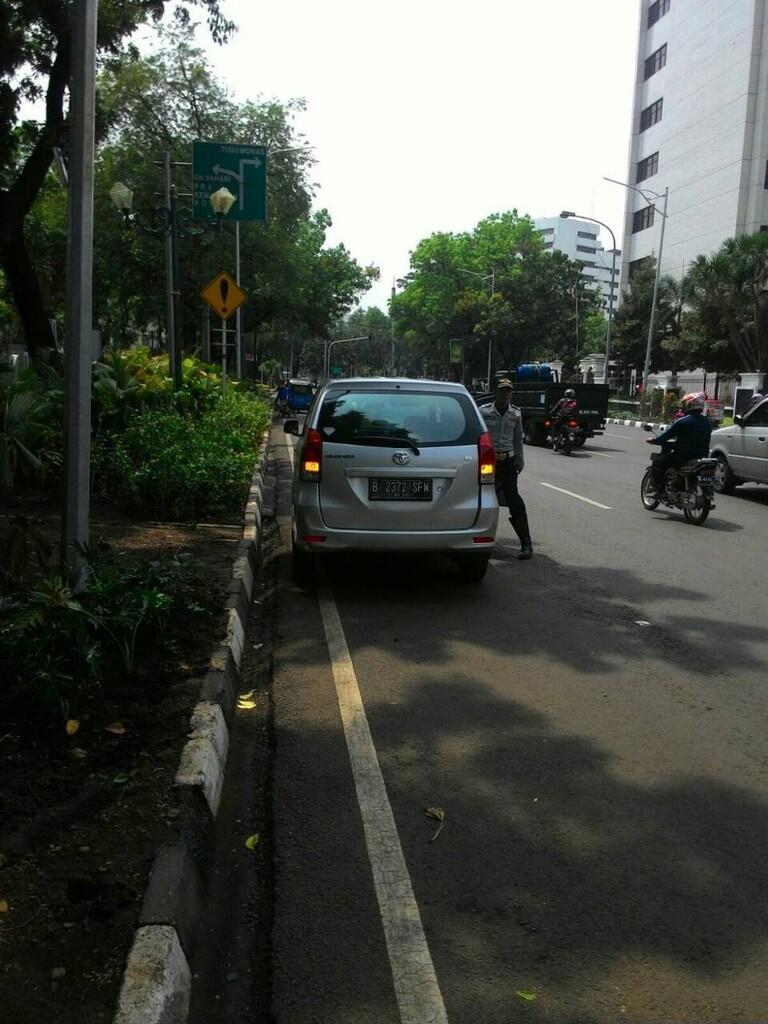 PENANGKAPAN GRAB CAR DAN TAKSI UBER #GerakanAngkutanResmi