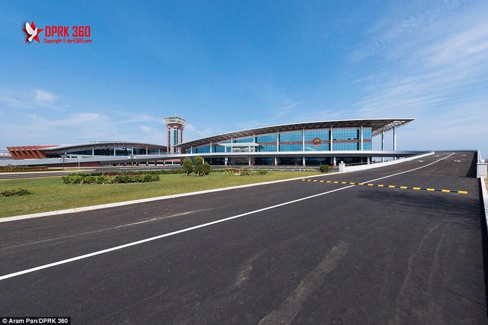 Bandara Baru di Pyongyang, Korea Utara (Keren Gan)