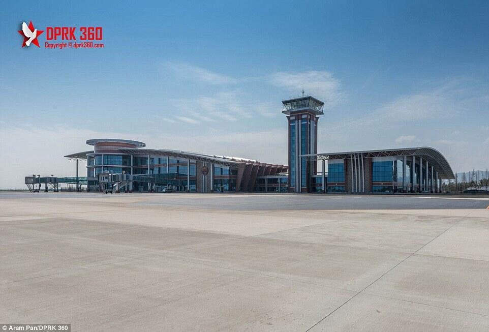 Bandara Baru di Pyongyang, Korea Utara (Keren Gan)