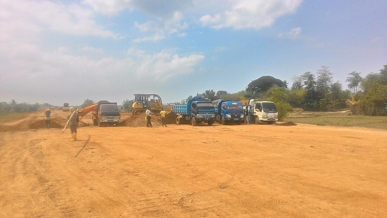 Pemasangan Rel Kereta Api Trans Sulawesi Sudah 2 Km