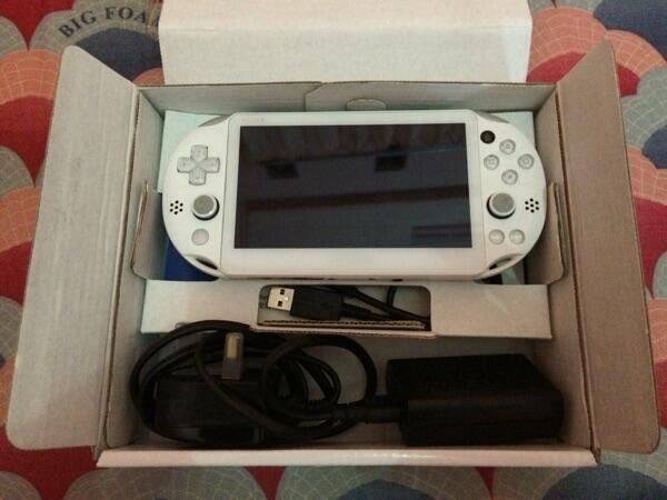 PS VITA SLIM WIFI 2006 MURMER MULUS ABIS
