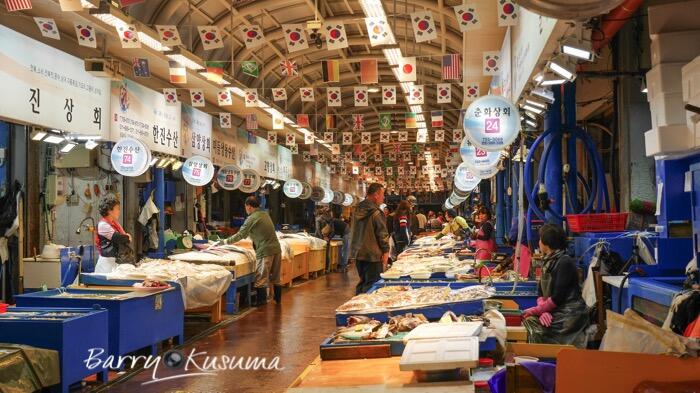 Pasar Ikan Tradisional Dongmun yang bersih &amp; nyaman di Pulau Jeju.