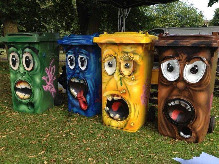 Karya Seni Tempat Sampah!! kaya Gini Donk!!