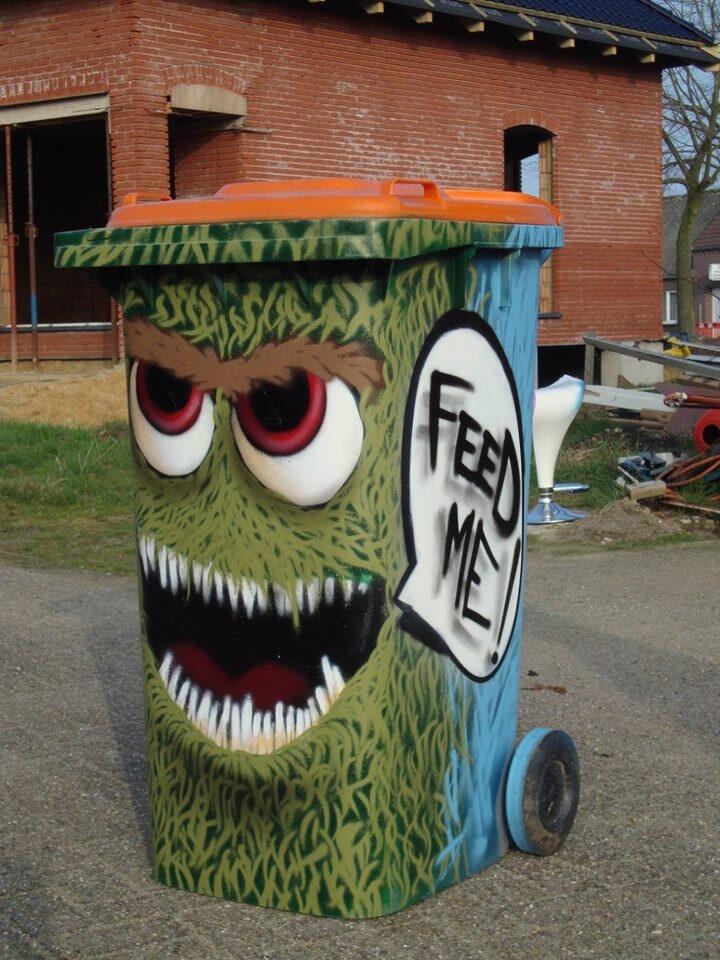 Karya Seni Tempat Sampah!! kaya Gini Donk!!