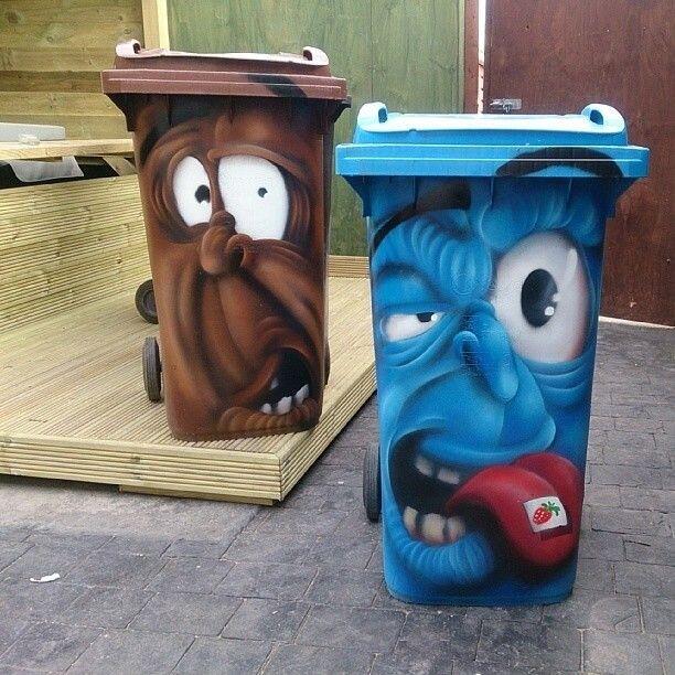 Karya Seni Tempat Sampah!! kaya Gini Donk!!