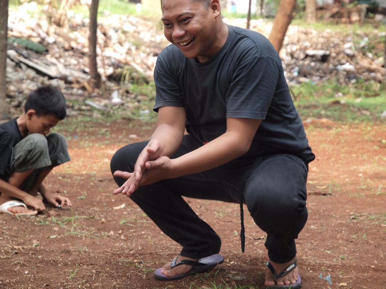 &#91;FR&#93; Maen santai ke setu babakan