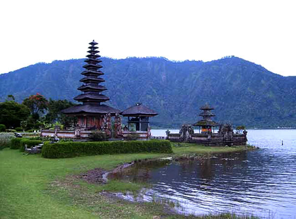 BOHONG !! KLO LO GAK KAYAK GINI DI BALI !!!