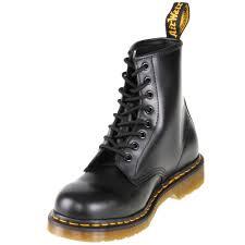 Tips sederhana merawat sepatu berbahan kulit, kanvas,dan kulit sintetis