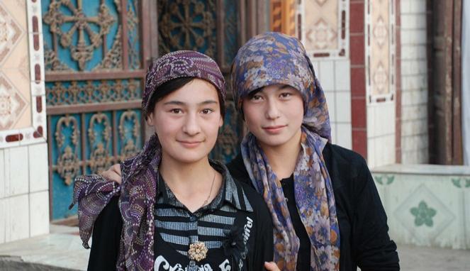 Empat Fakta Suku Uighur, Tempat Lahirnya Para Wanita Cantik 