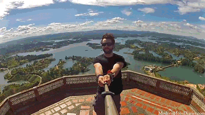 Antara Travelling, Selfie, Aktualisasi Diri, dan Ego Pribadi