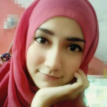 Jeritan Jijik Seorang Perempuan di Dalam KRL