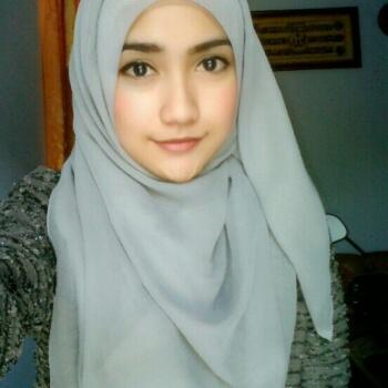 Jeritan Jijik Seorang Perempuan di Dalam KRL