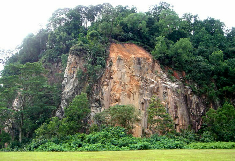 Macam-Macam Negara di Dunia yang Tidak Memiliki Gunung