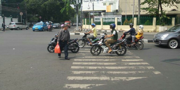 Pelanggaran Yang Merugikan Pejalan Kaki
