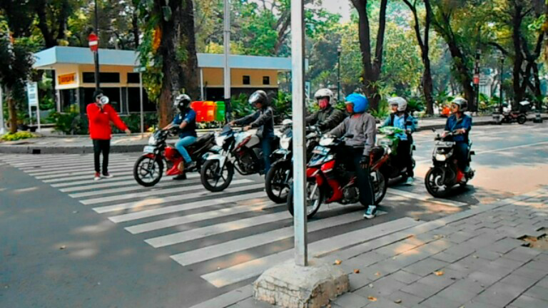 Pelanggaran Yang Merugikan Pejalan Kaki