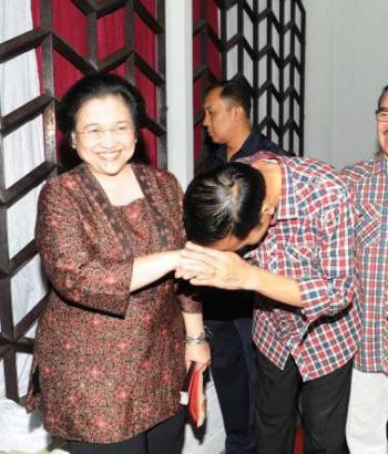 (tribun & kompas) Isi Rekaman Sebut Jokowi Dimaki Megawati Gara" Tolak "Budi Gunawan"