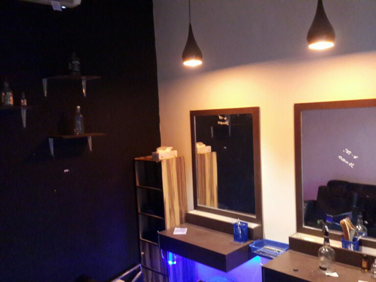 dibutuhkan cepat tenaga cukur/chapster untuk barbershop di karawaci tangerang