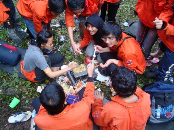 Menu makanan naik gunung