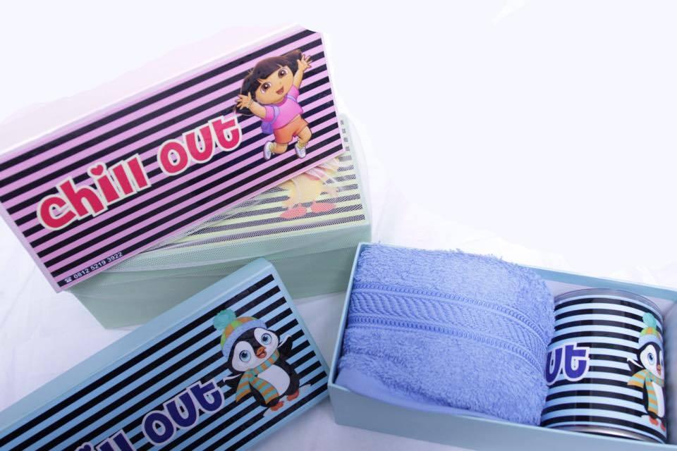 Hampers and Souvenir untuk Natalan dan tahun baru guys murah