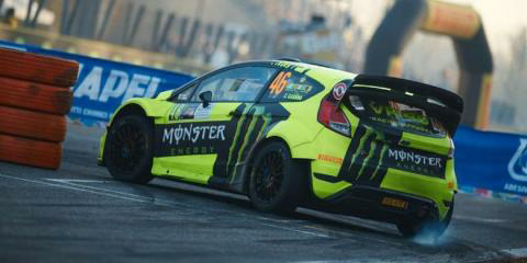 Saat Pensiun, Valentino Rossi Ingin ”Main” Mobil