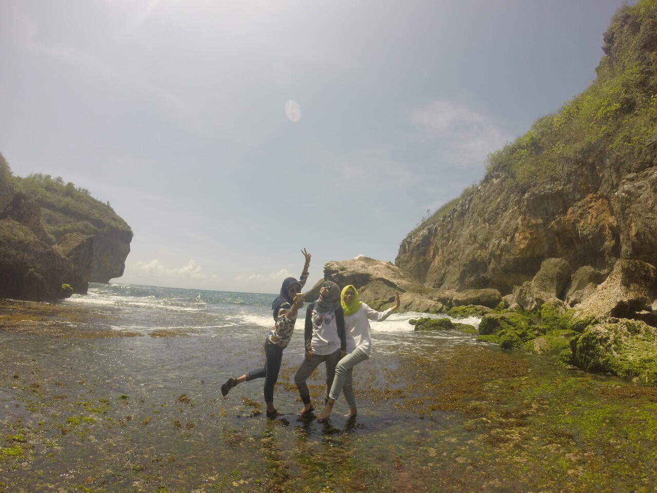 Sensasi Berpantai Ria di Alas Wohkudu