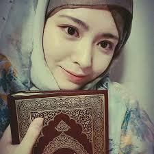 5 Potret Muslimah Super Cantik di Negara Minoritas Islam