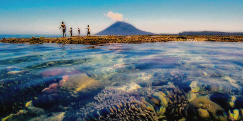 keindahan pulau di indonesia yang cocok untuk diving, pas di musim hujan lagi bray.