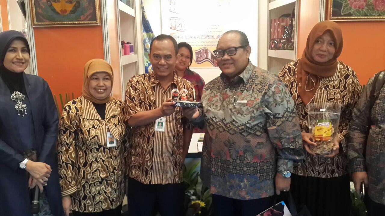 Dinsos DKI Pamerkan Hasil Karya Penyandang Psikotik