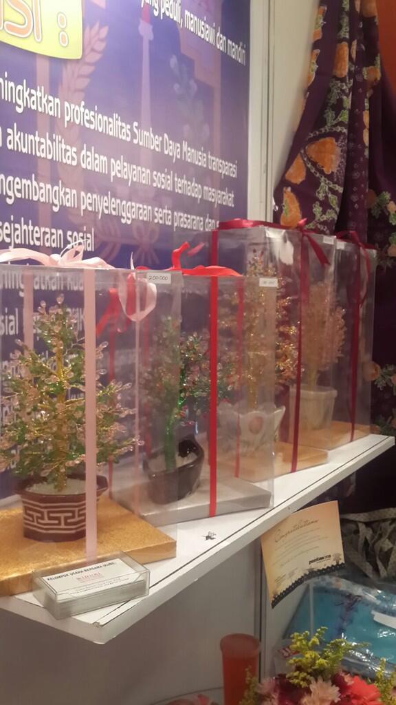 Dinsos DKI Pamerkan Hasil Karya Penyandang Psikotik