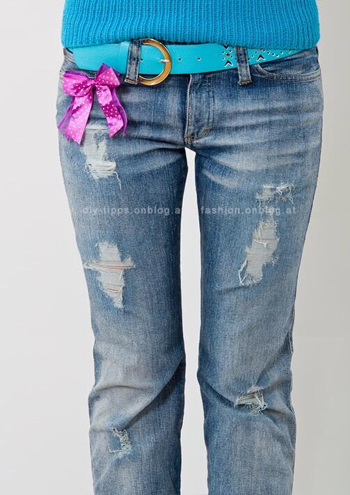 Cara Yang Bener Buat Merobek Celana Jeans Agan
