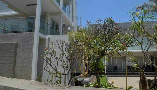 Setya Novanto dan Mengintip Istananya yang Megah di Kupang