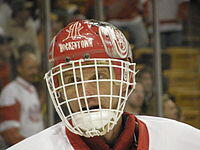 APA JADINYA JIKA “HOCKEY GOALIE” TIDAK MEMAKAI FACE MASK