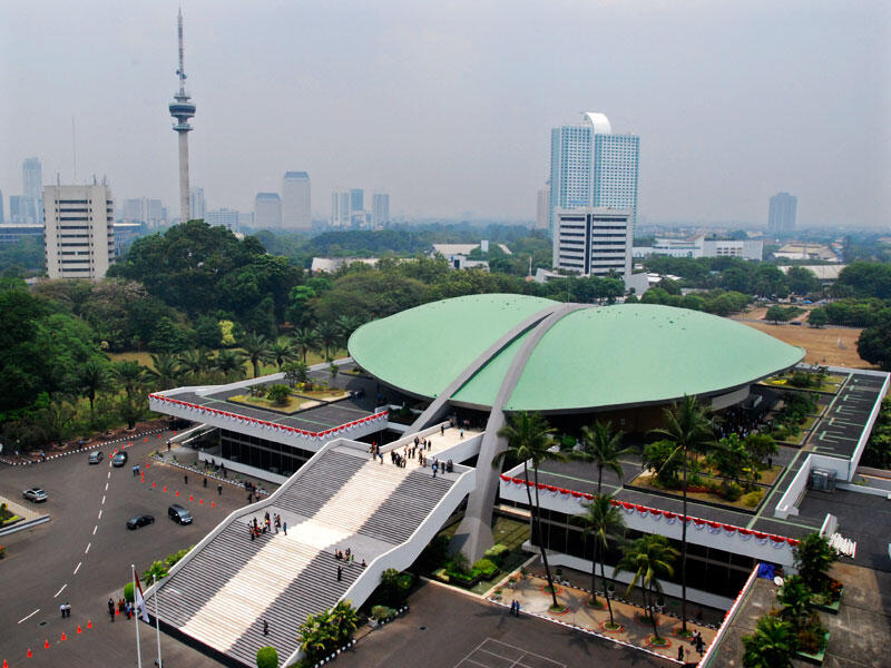 bermacam arsitektur bangunan unik dan modern di Indonesia