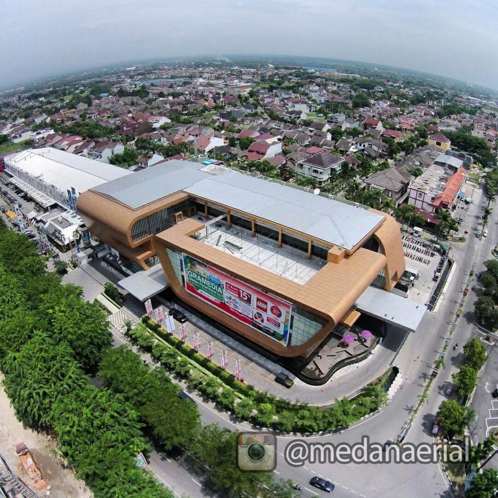 bermacam arsitektur bangunan unik dan modern di Indonesia