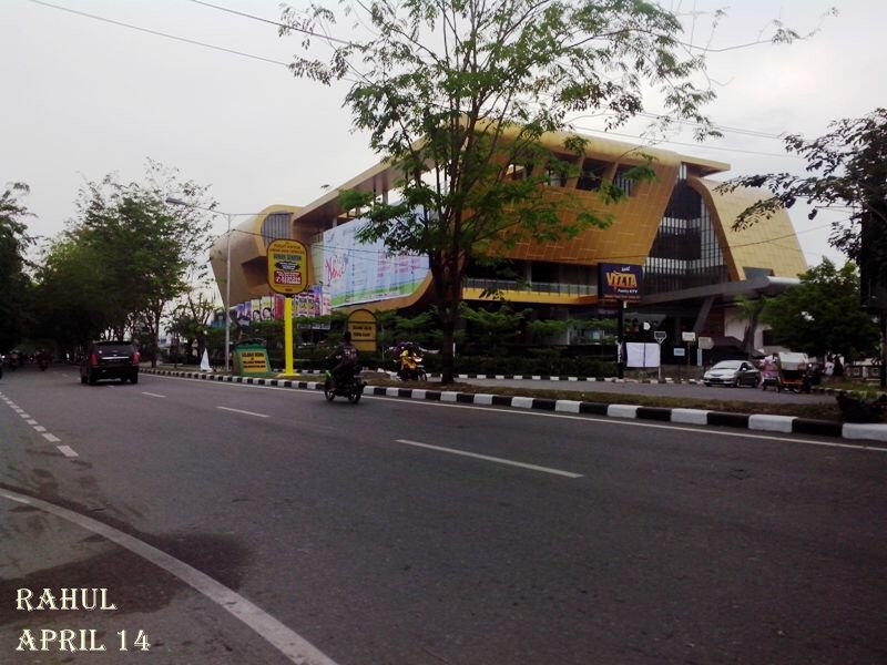 bermacam arsitektur bangunan unik dan modern di Indonesia