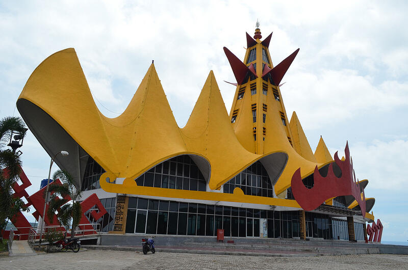 bermacam arsitektur bangunan unik dan modern di Indonesia