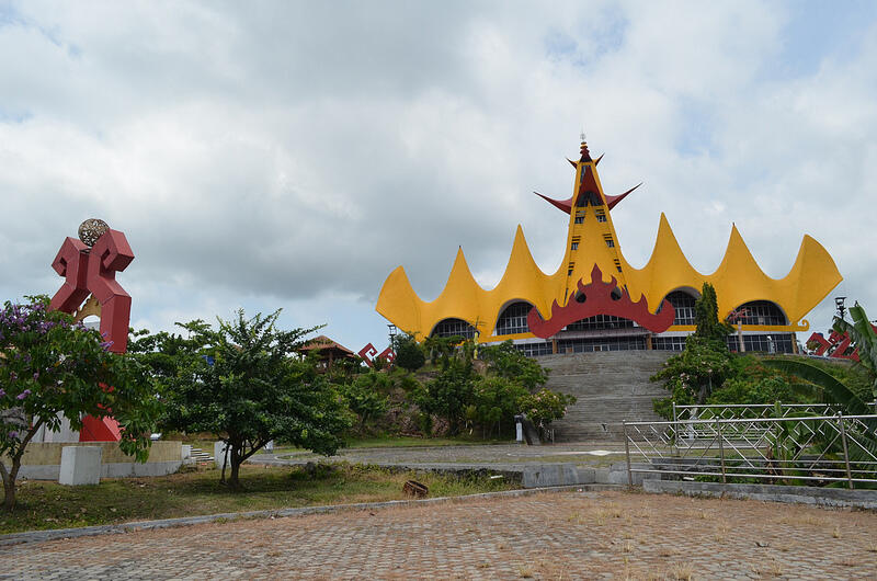 bermacam arsitektur bangunan unik dan modern di Indonesia