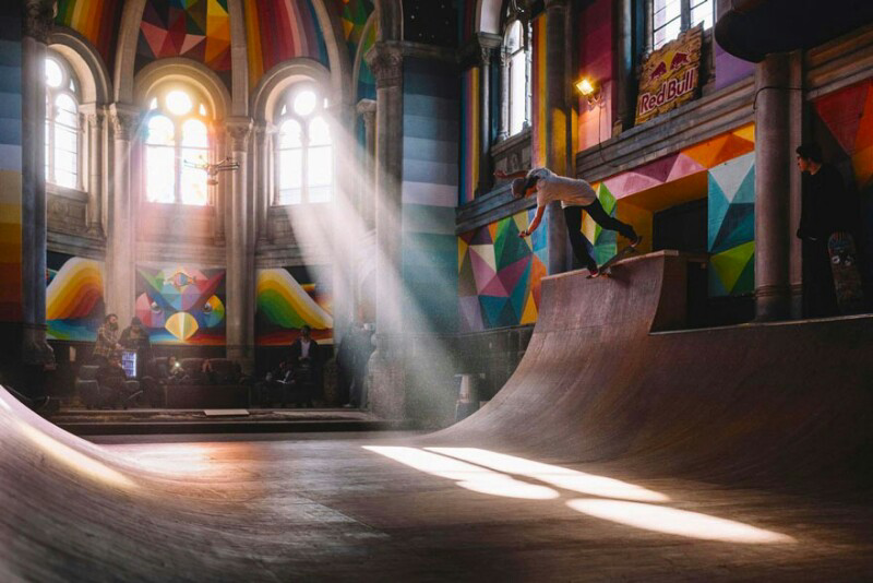 Gereja Berumur 100 Tahun Disulap Jadi Arena Bermain Skateboard