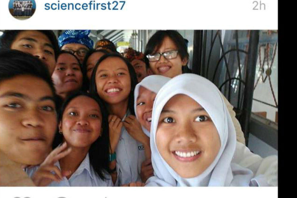 #selfi with ridwan kamil. "loh ridwan kamilnya ?"
