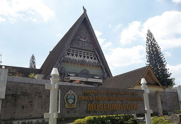 Pergi Ke Medan? Melipir Sederet Tempat Ini Bakalan Dapat ilmu & Makin Tenang, Gan!