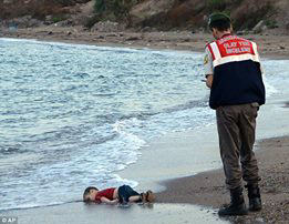 Kisah Dibalik Foto Aylan Kurdi yang Mengguncang Dunia