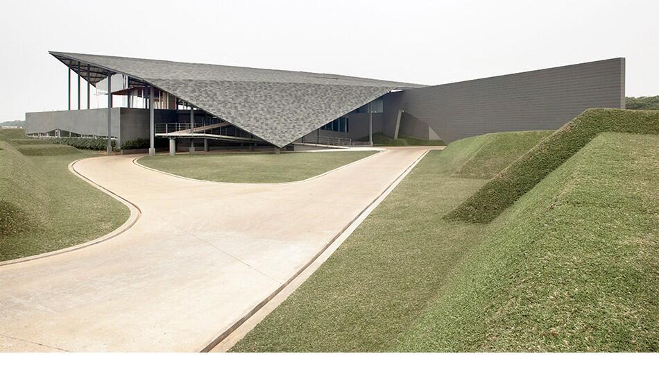 bermacam arsitektur bangunan unik dan modern di Indonesia
